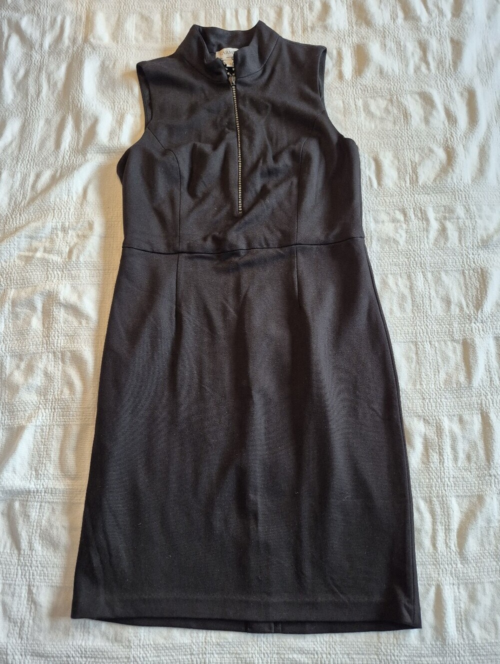 Carmen Marc Valvo wonen's size 8 black dress, rayon blend, gem zipper, NWOT